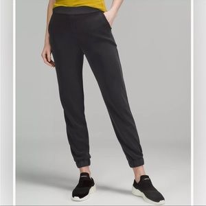 Lululemon Relaxed High Rise Jogger - Softstreme